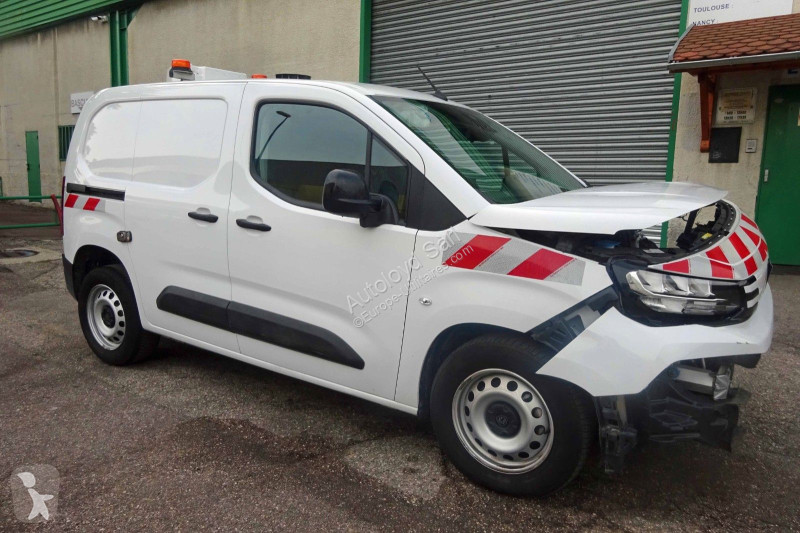 Véhicule utilitaire Peugeot PARTNER 1,5 HDI 120