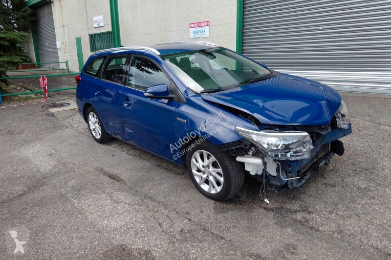 Лекотоварен автомобил Toyota AURIS TOURING 1,8...