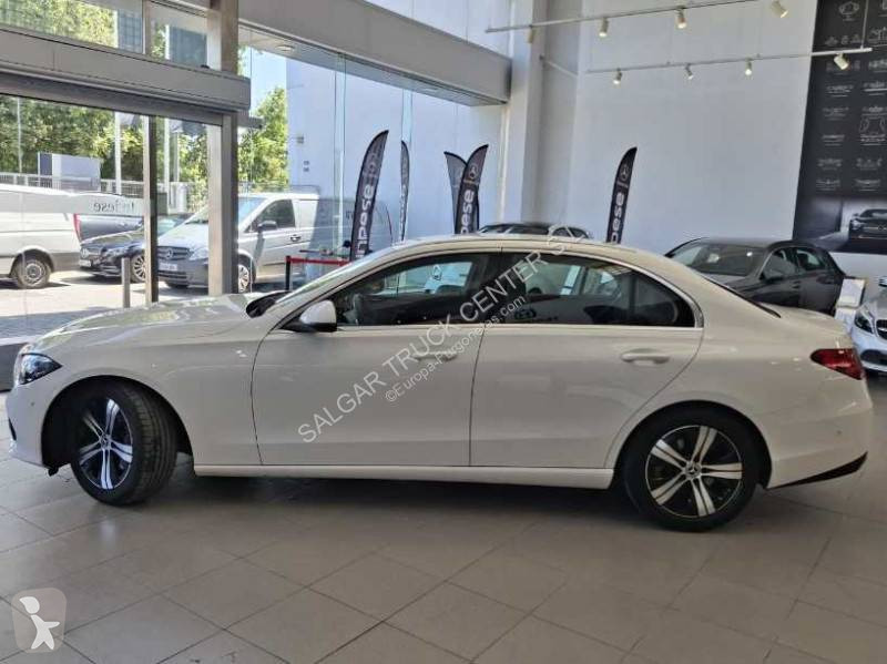 Комерційні автомобілі Mercedes 200