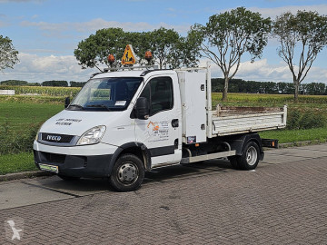 Con volquete Iveco