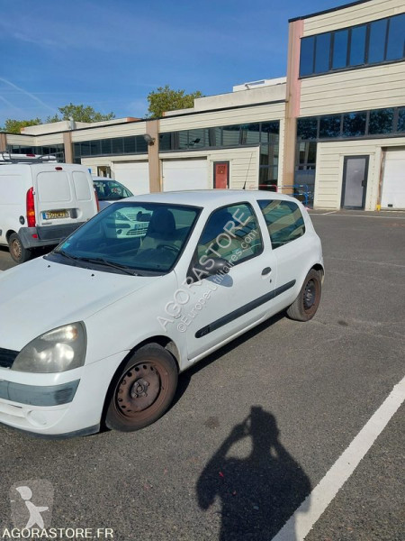 Комерційні автомобілі Renault CLIO