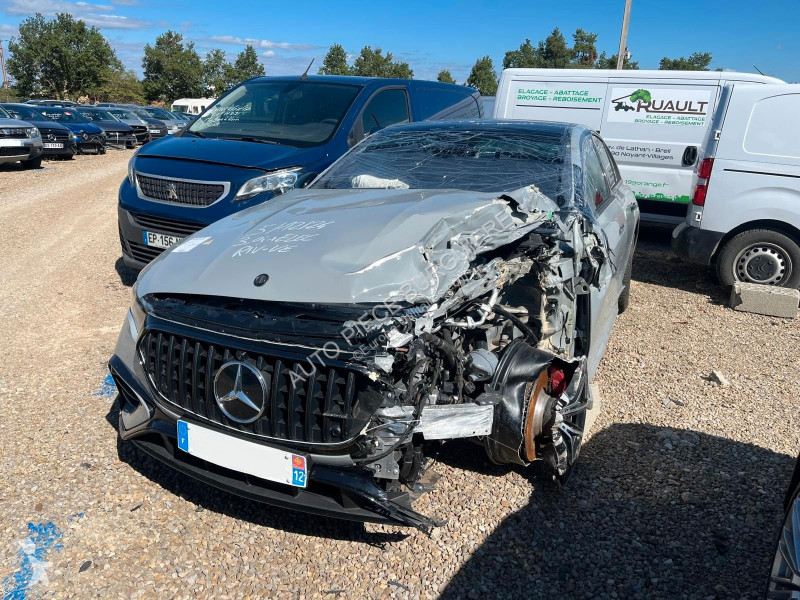 Лекотоварен автомобил Mercedes E 53 A 585...