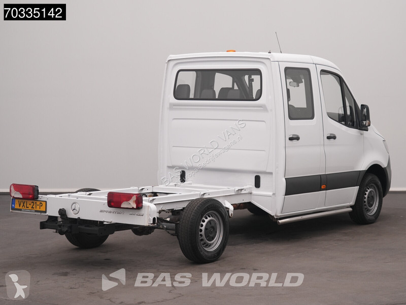 Комерційні автомобілі Mercedes 311 CDI Chassis...