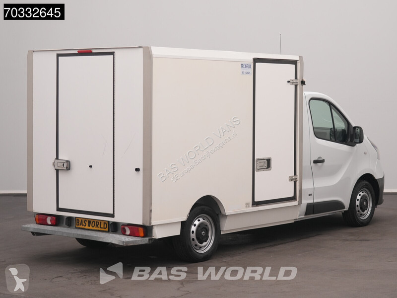 Лекотоварен автомобил Renault 125PK Lamberet...