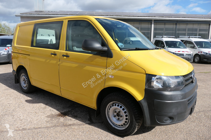 Лекотоварен автомобил Volkswagen T5 Transporter...