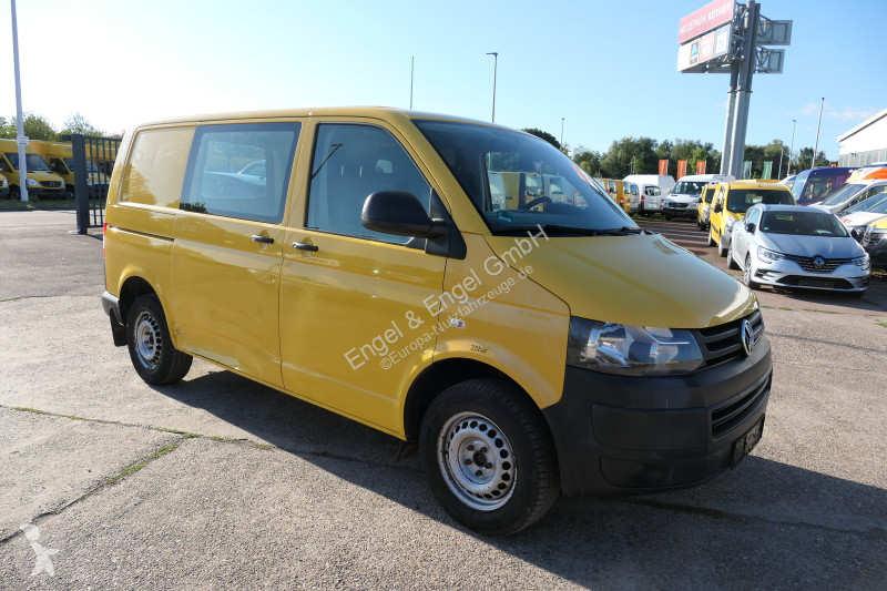 Лекотоварен автомобил Volkswagen T5 Transporter...