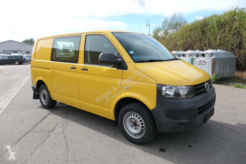 Лекотоварен автомобил Volkswagen T5 Transporter...