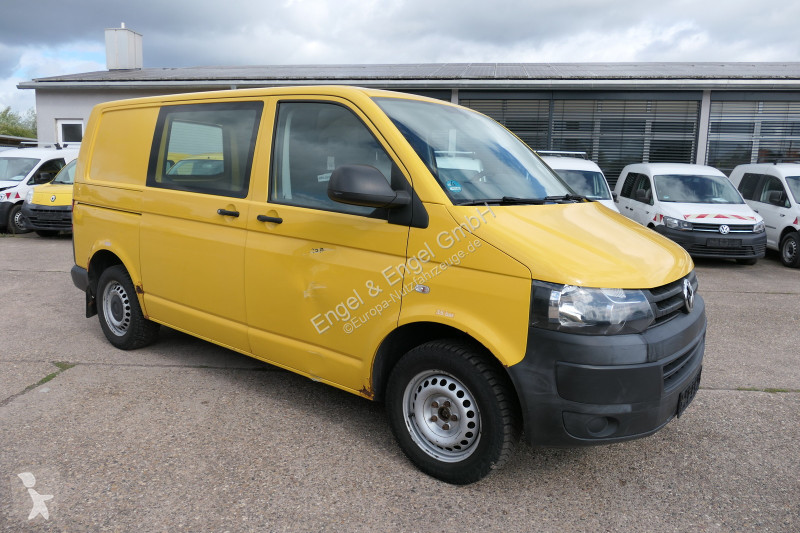 Лекотоварен автомобил Volkswagen T5 Transporter...