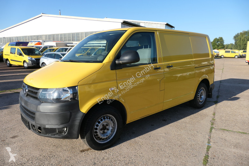 Лекотоварен автомобил Volkswagen T5 Transporter...