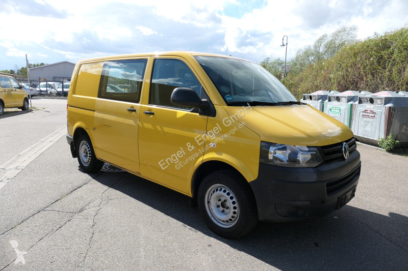 Лекотоварен автомобил Volkswagen T5 Transporter...
