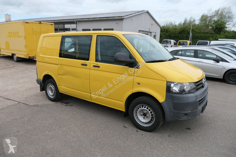 Лекотоварен автомобил Volkswagen T5 Transporter...