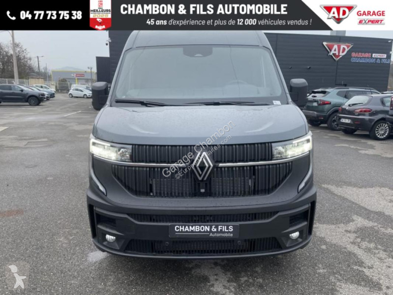Véhicule utilitaire Renault FOURGON DCI 150...