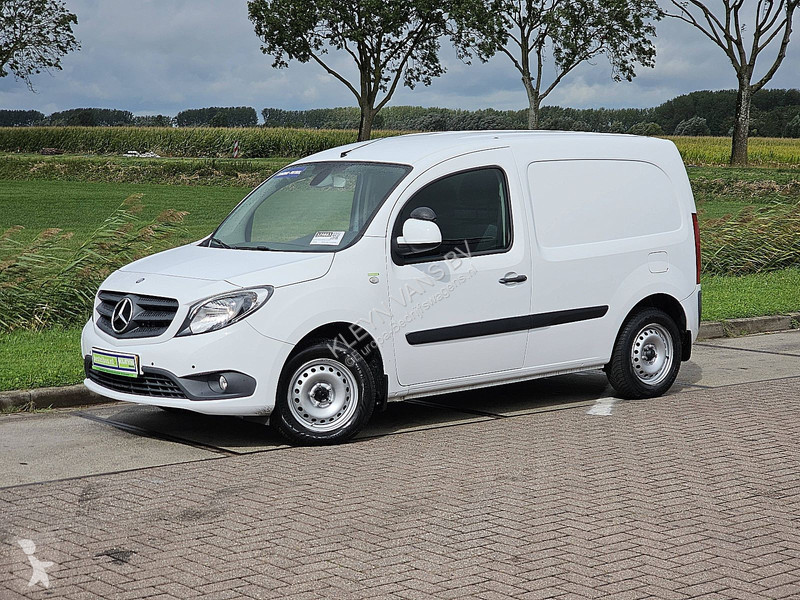 Furgoneta Mercedes 112 benzine ac