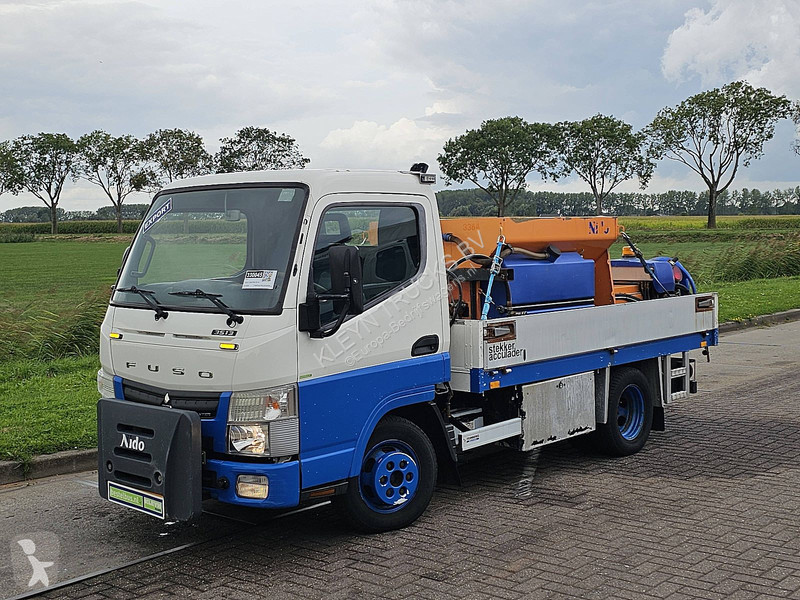 Furgoneta Fuso 3S13 NIDO zoutstrooier