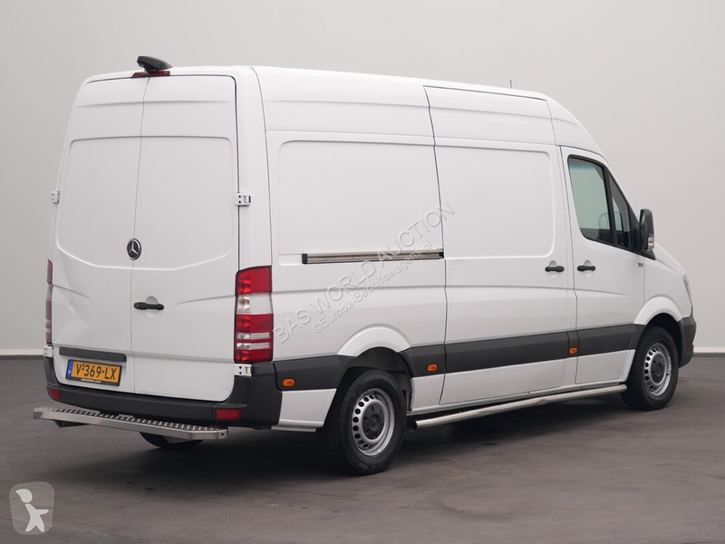 Лекотоварен автомобил Mercedes 311 CDI