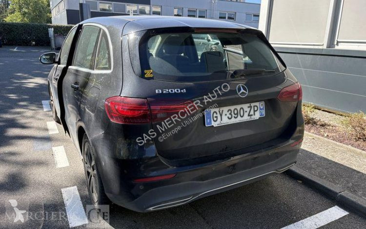 Лекотоварен автомобил Mercedes