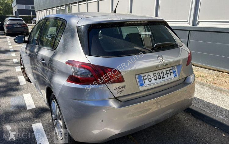 Лекотоварен автомобил Peugeot