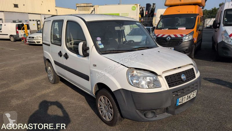 Лекотоварен автомобил Fiat DOBLO