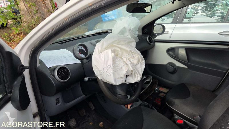 Лекотоварен автомобил Peugeot 107