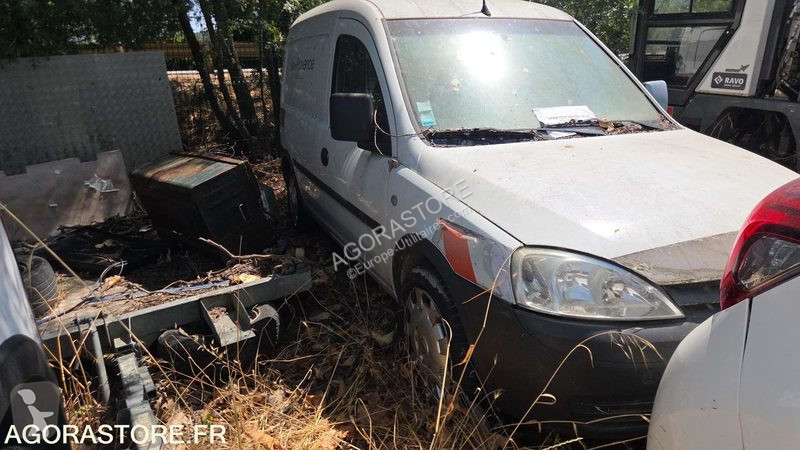 Лекотоварен автомобил Opel COMBO
