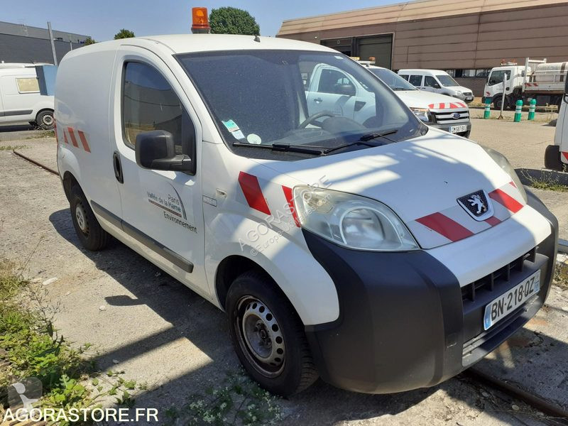 Лекотоварен автомобил Peugeot BIPPER