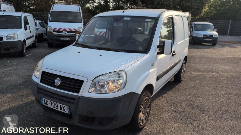Лекотоварен автомобил Fiat DOBLO