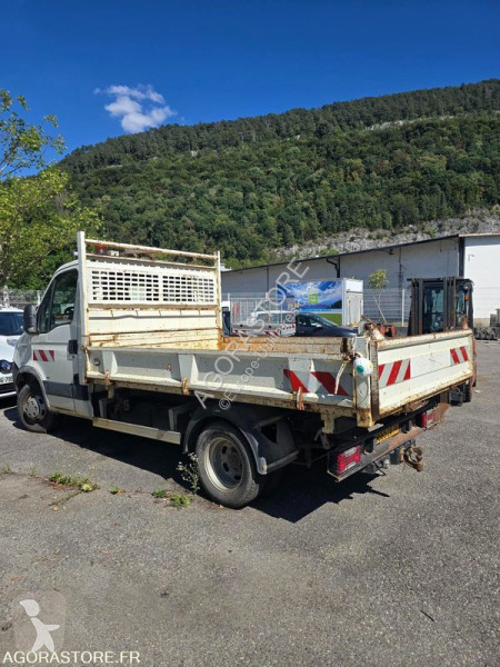 Лекотоварен автомобил Iveco 35C12