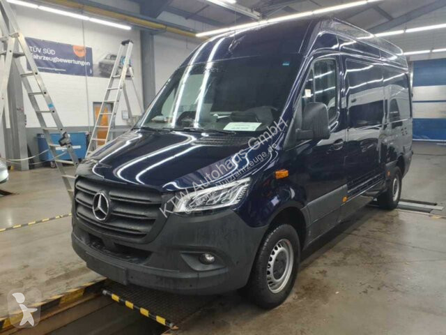 Лекотоварен автомобил Mercedes Sprinter 317...
