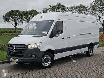 Bestelwagen Mercedes