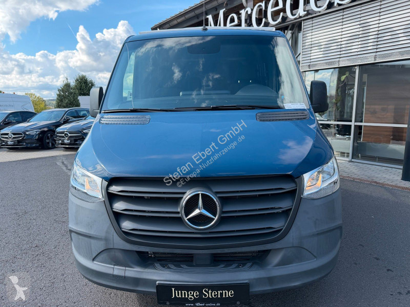 Лекотоварен автомобил Mercedes 215 CDI DoKa...