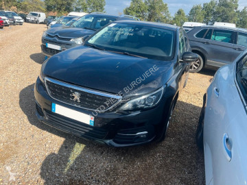 Седан Peugeot