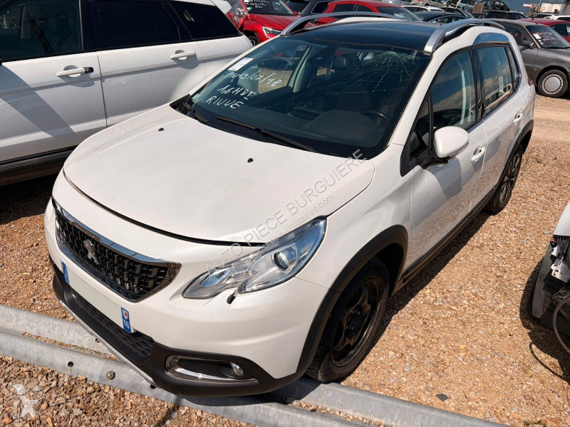 Лекотоварен автомобил Peugeot 1.6 BlueHDi 120...