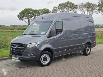 Bestelwagen Mercedes