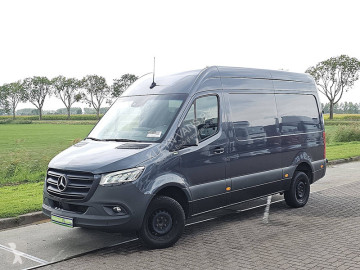 Bestelwagen Mercedes