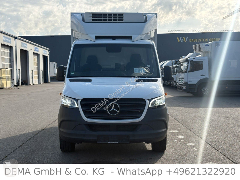 Furgoneta Mercedes...