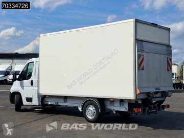 Caja cerrada Opel