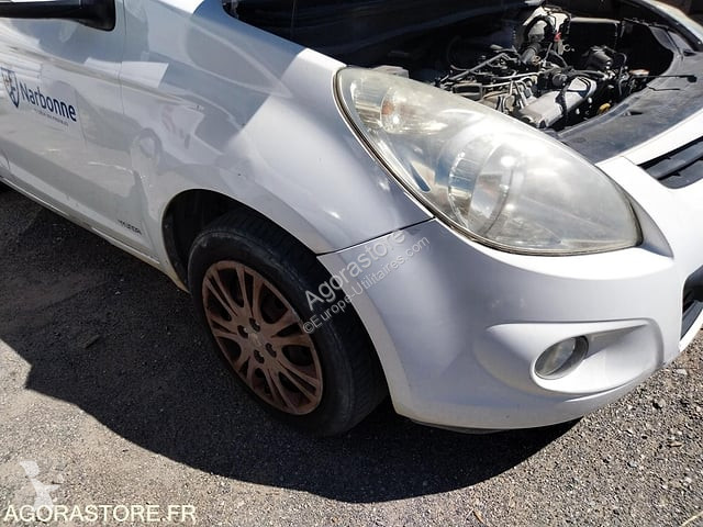 Коммерческий автомобиль