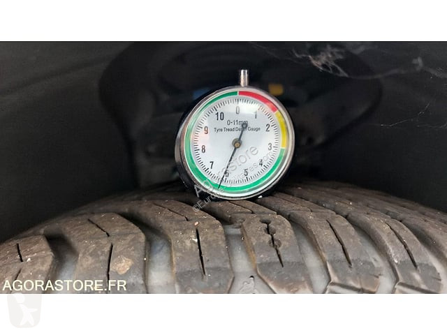 Коммерческий автомобиль