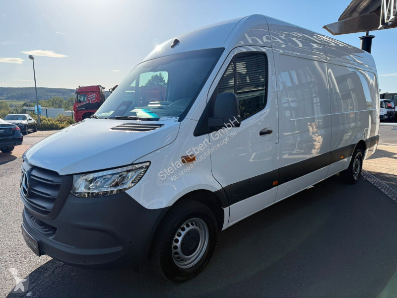 Коммерческий автомобиль Mercedes 317 CDI 9G...