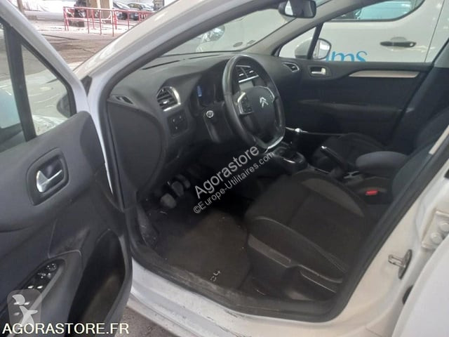 Коммерческий автомобиль