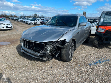 Внедорожники 4X4 / SUV Maserati