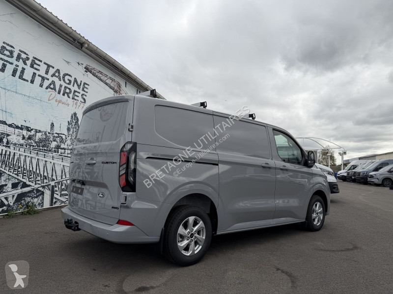 Коммерческий автомобиль Ford TRANSIT CUSTOM FG...