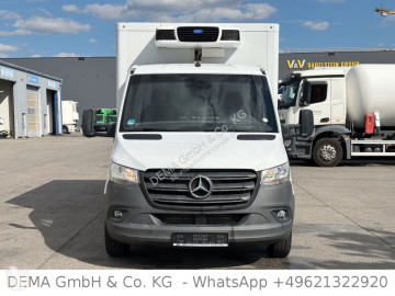 Užitkový vůz s chladničkou Mercedes