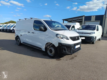 Krytý nákladní vůz se skříňovou karosérií střední Peugeot