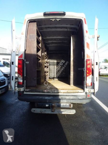 Iveco hosszú furgon