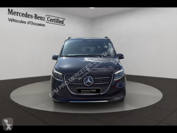 Mercedes egyterű személyautó