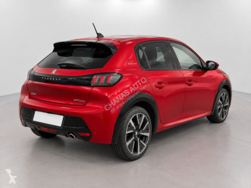 Coche berlina Peugeot
