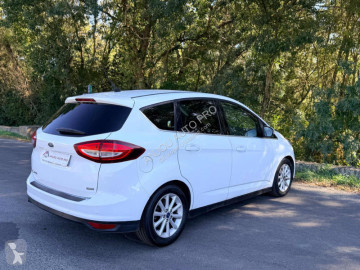 Monovolumen Ford