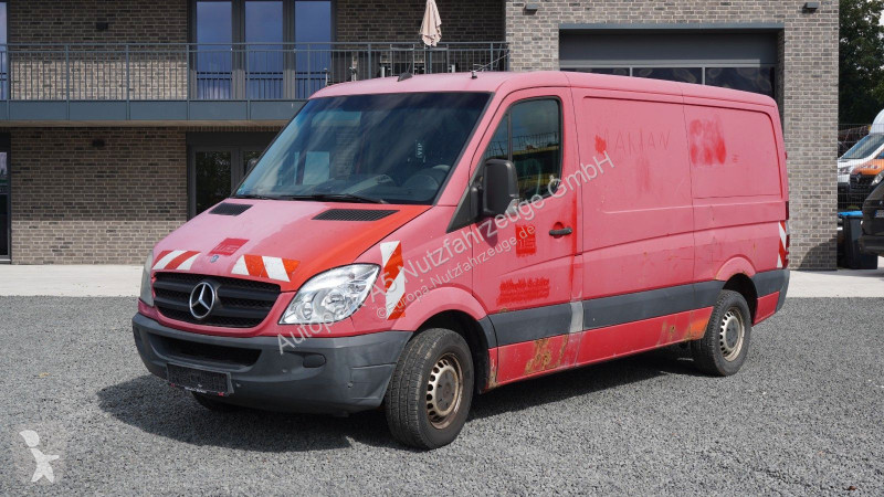Haszongépjármű Mercedes 215 CDI