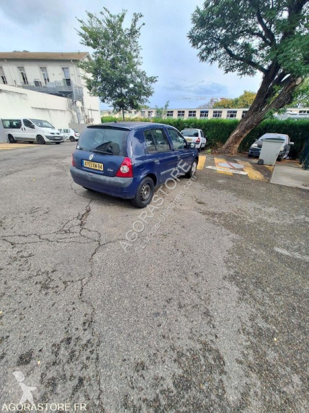 Veículo utilitário Renault clio2